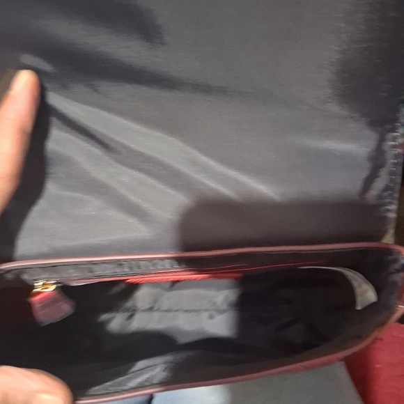 Tommy Hilfiger Red Crossbody Bag - Picture 6 of 8